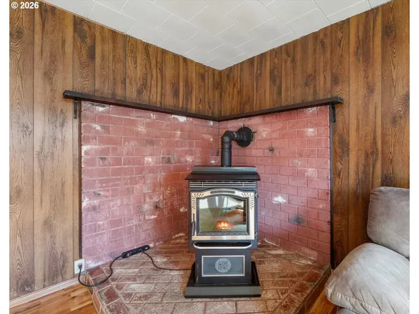 $314,900 | 331 Hobbs Lane, Glendale, OR 97442