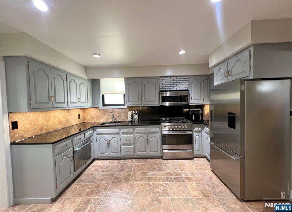 80 Ray Street Garfield, NJ 07026 - Photo 9 of 20