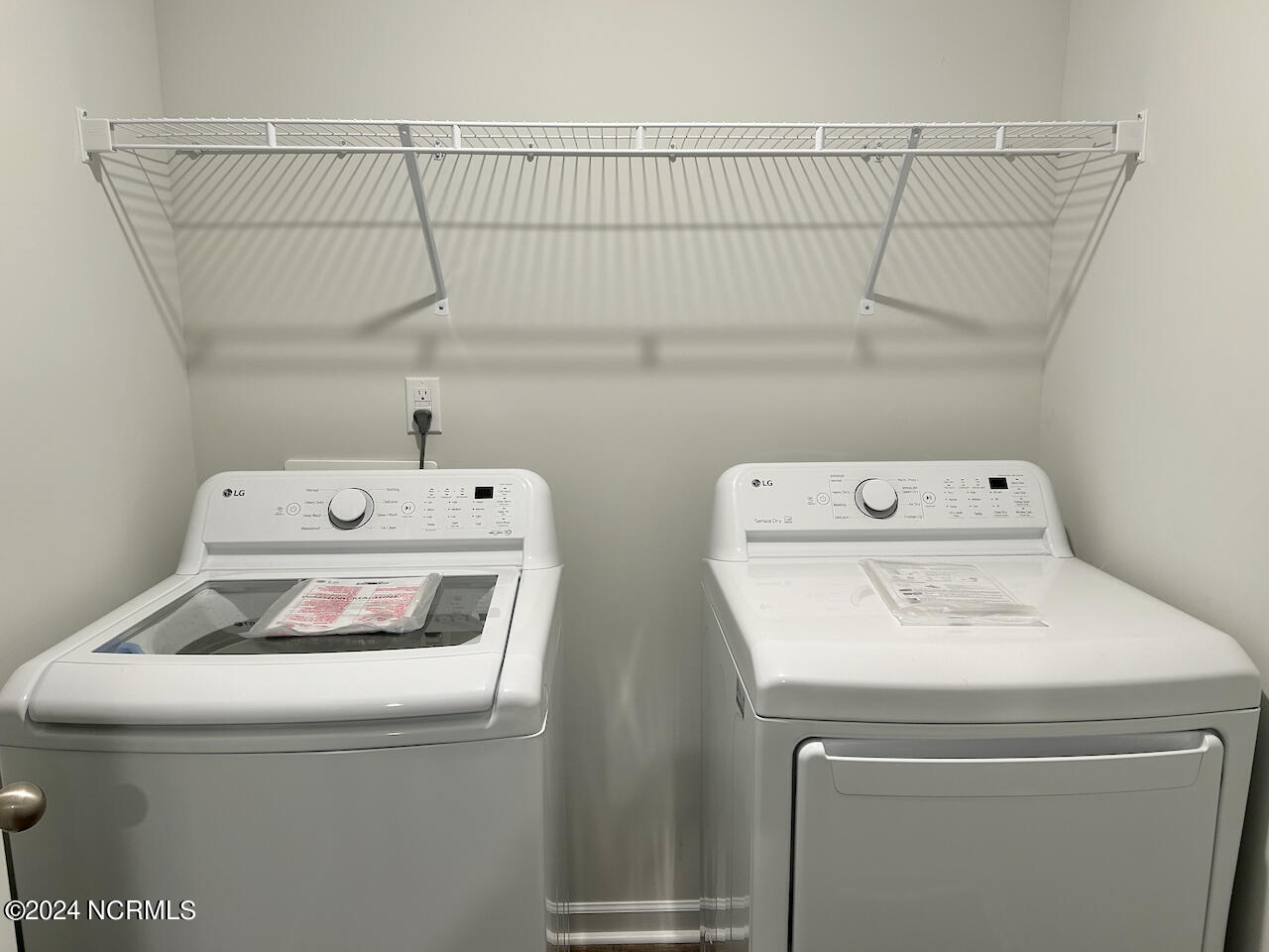 740 Buckeye Road Northeast Leland, NC 28451 - Photo 21 of 31 Laundry room