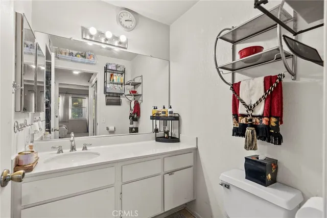 $360,000 | 18209 Sierra Highway, Unit 88, Canyon Country, CA 91351