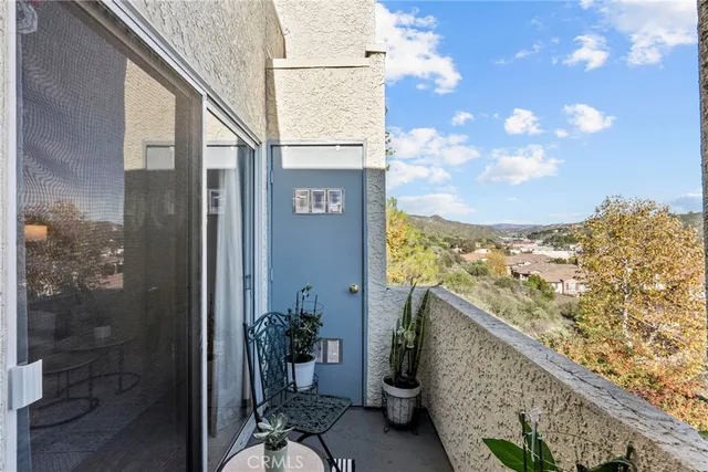 $360,000 | 18209 Sierra Highway, Unit 88, Canyon Country, CA 91351