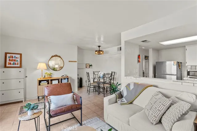 $360,000 | 18209 Sierra Highway, Unit 88, Canyon Country, CA 91351