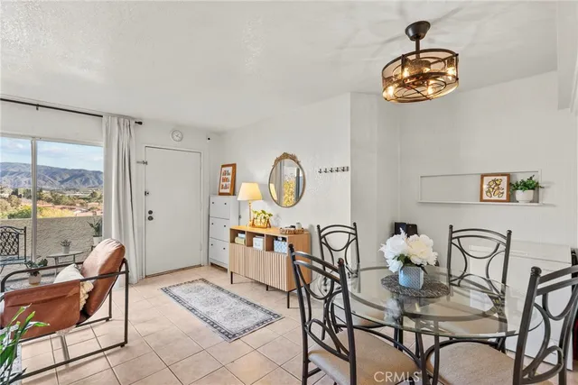 $360,000 | 18209 Sierra Highway, Unit 88, Canyon Country, CA 91351