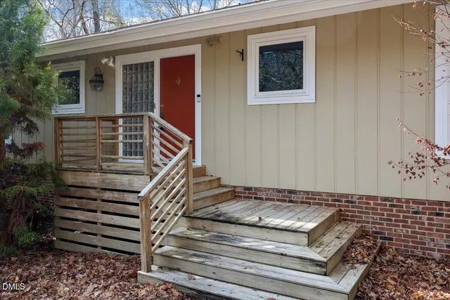 $675,000 | 620 Sugarberry Road, Chapel Hill, NC 27514