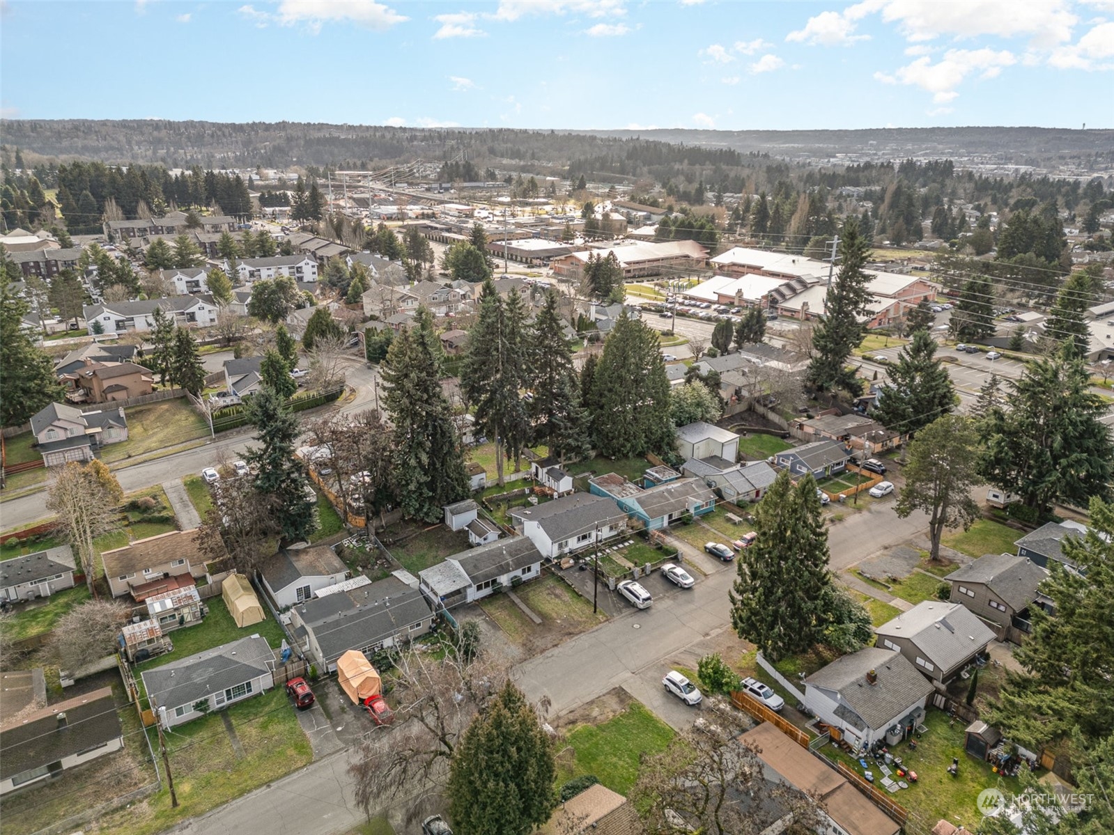 3401 Northeast 6th Place Renton, WA 98056 - Photo 36 of 40 an aerial view of multiple house