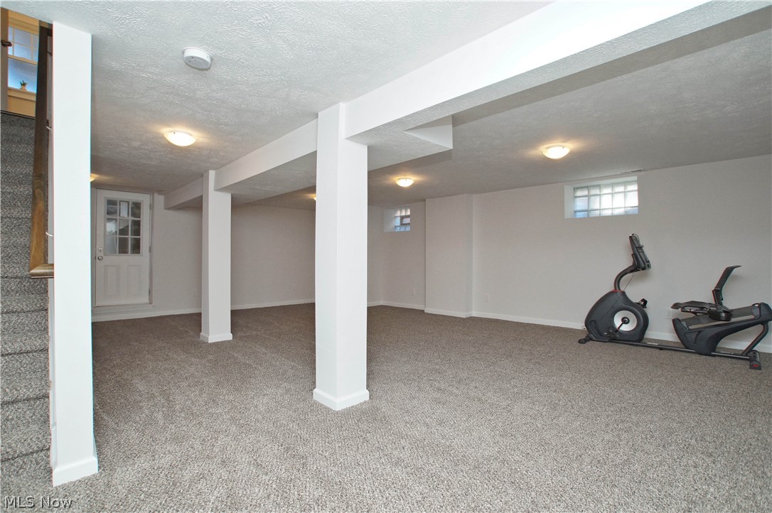 3252 Warrington Road Cleveland, OH 44120 - Photo 27 of 34