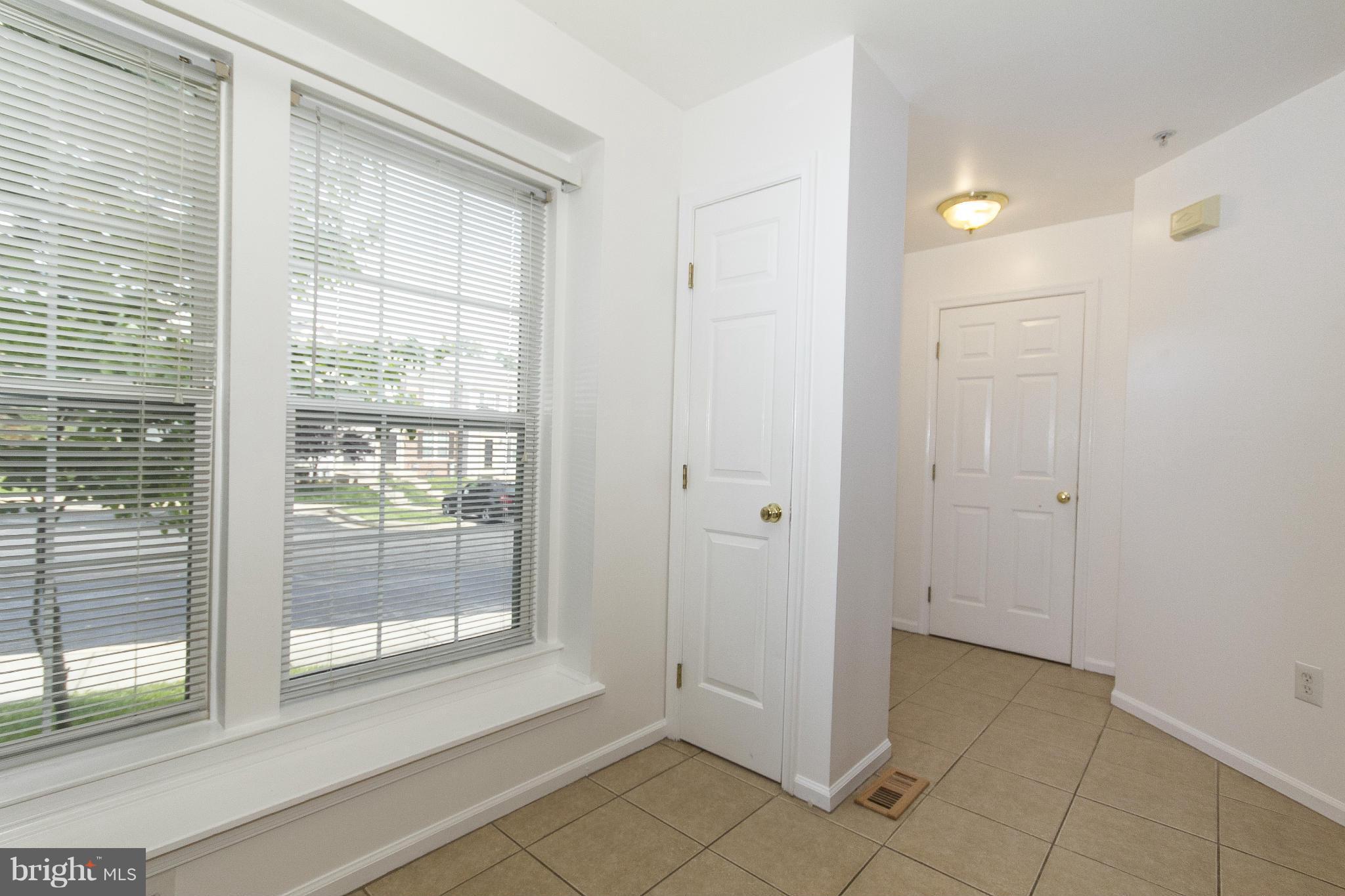 9384 Ridings Way Laurel, MD 20723 - Photo 3 of 30 Kitchen