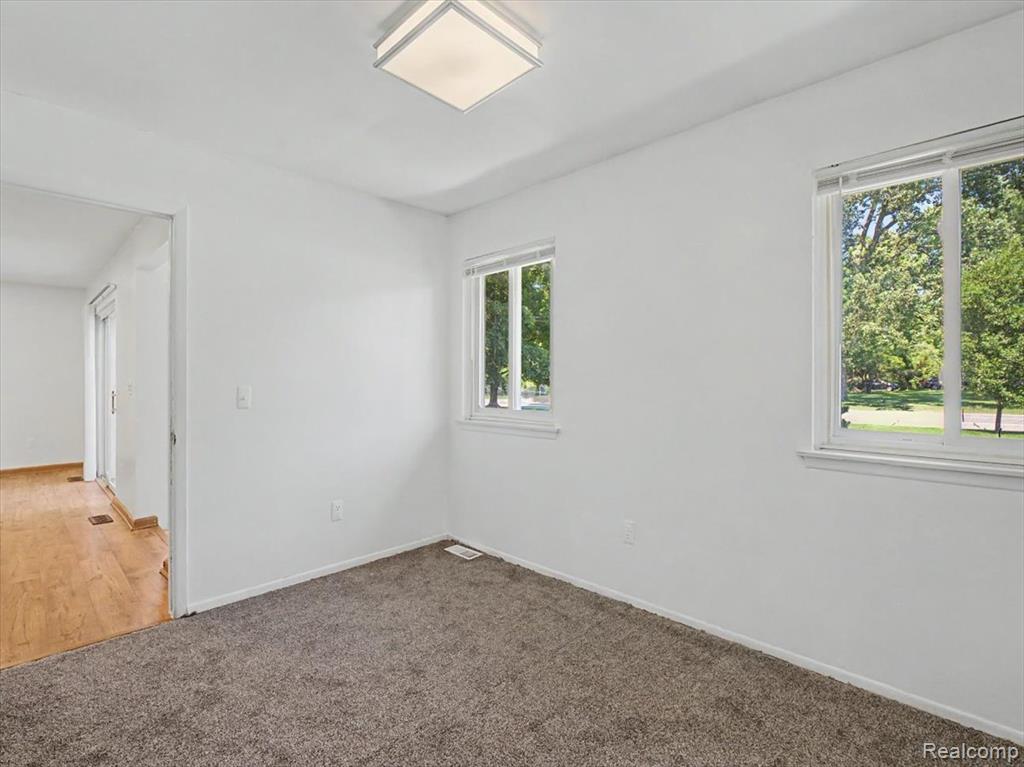 41957 Utica Road Sterling Heights, MI 48313 - Photo 19 of 43
