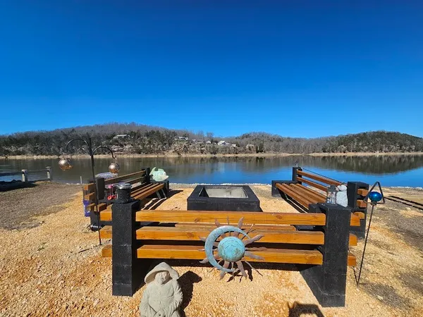 $189,000 | 451 River Front Drive, Clifton, TN 38425