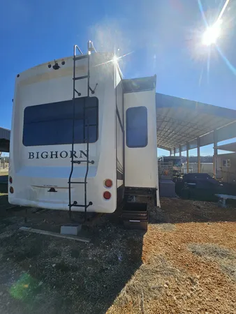 a close view of sink and tap