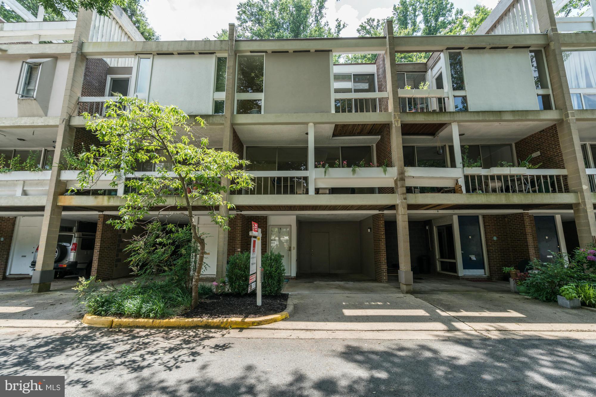 11515 Hickory Cluster Reston, VA 20190 - Photo 1 of 29 Exterior (Front)