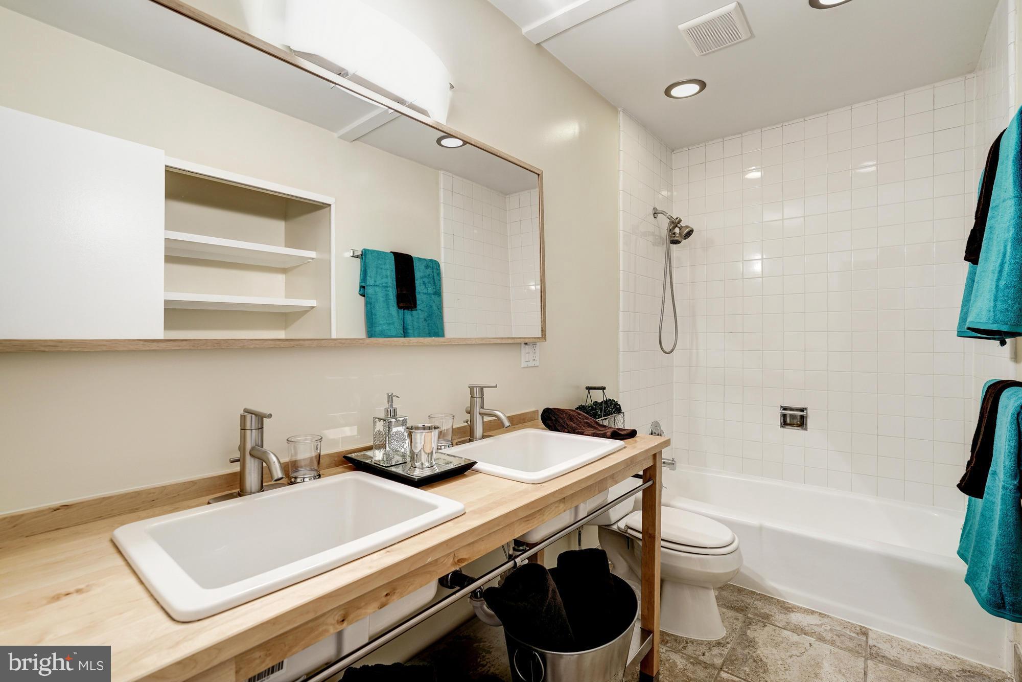11515 Hickory Cluster Reston, VA 20190 - Photo 20 of 29 Interior (General)