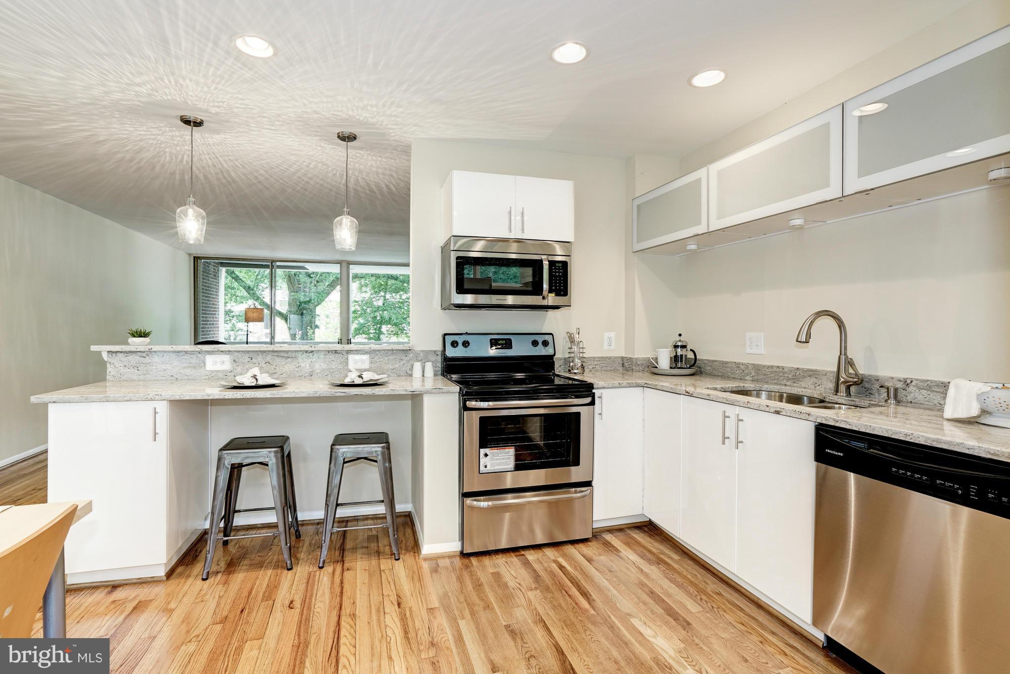 11515 Hickory Cluster Reston, VA 20190 - Photo 5 of 29 Interior (General)
