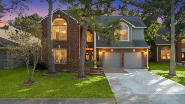 $299,999 | 16023 Gladebrook Glen Lane, Houston, TX 77095