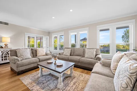 $1,898,747 | 3192 Los Alisos Drive, Fallbrook, CA 92028