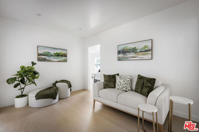 $898,000 | 4918 10th Avenue, Los Angeles, CA 90043