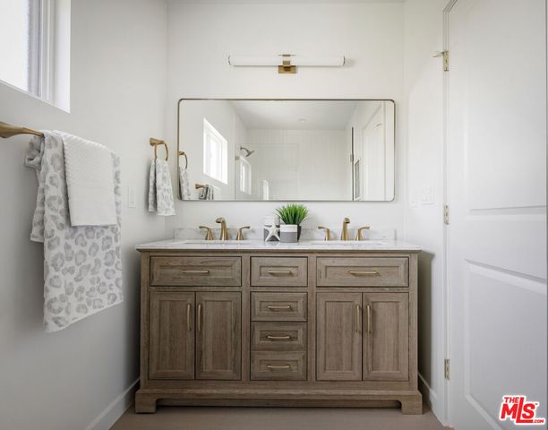 $898,000 | 4918 10th Avenue, Los Angeles, CA 90043