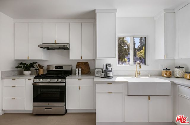 $898,000 | 4918 10th Avenue, Los Angeles, CA 90043