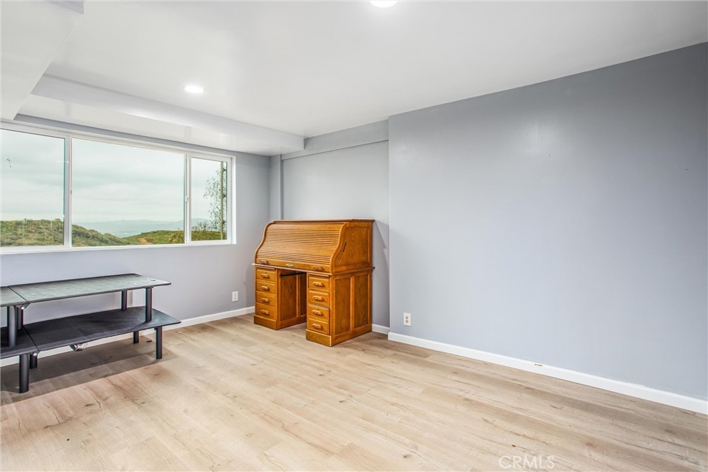 23255 Warren Road San Jacinto, CA 92582 - Photo 24 of 56 a room with a window