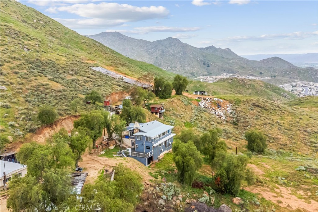 23255 Warren Road San Jacinto, CA 92582 - Photo 3 of 56 a view of a city with mountains in the background