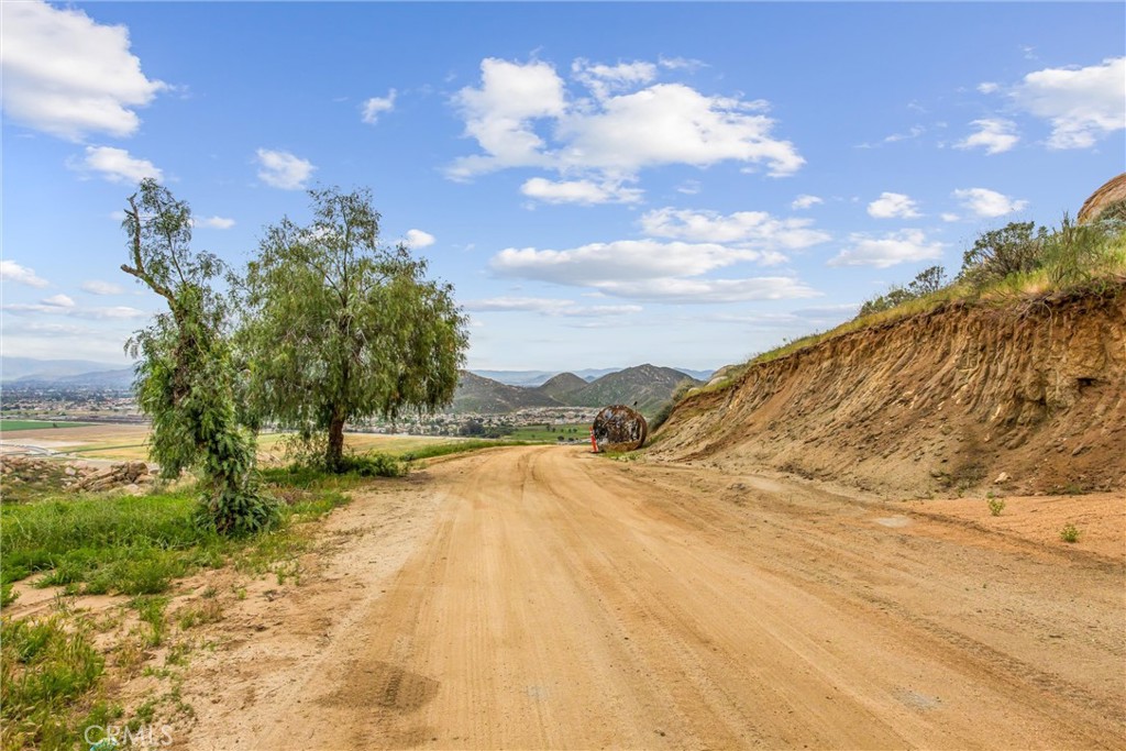 23255 Warren Road San Jacinto, CA 92582 - Photo 46 of 56 a view of an outdoor space and a yard