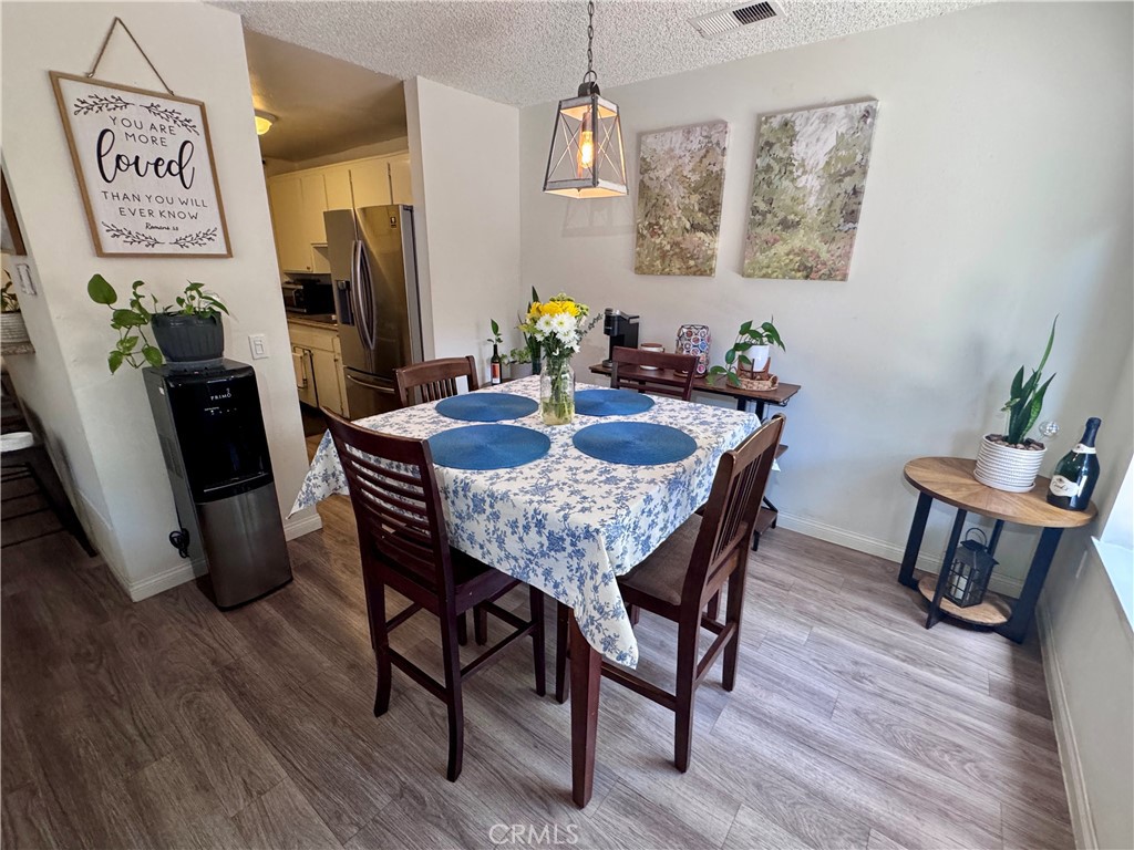 4877 Jackson Street, Unit B Riverside, CA 92503 - Photo 11 of 33 Eating Area