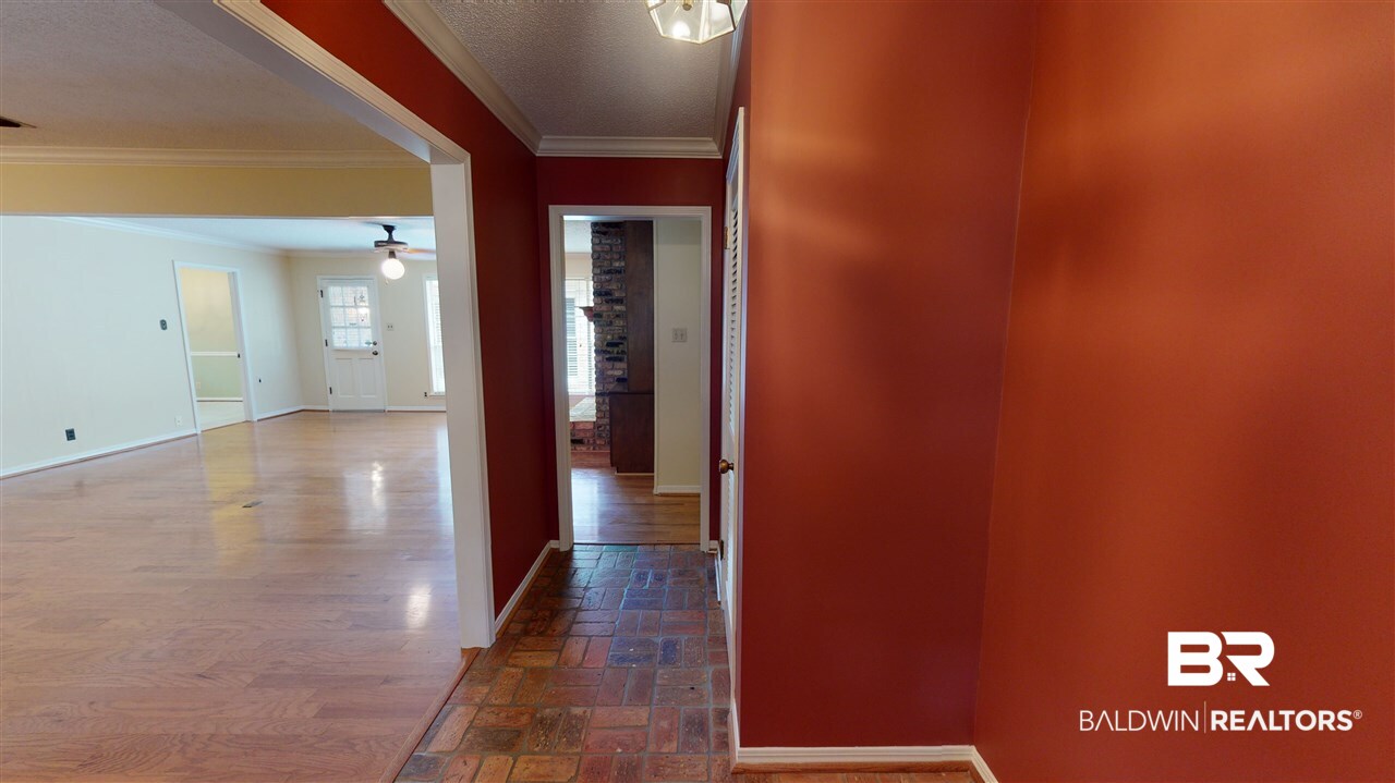 3762 Claridge Road South Mobile, AL 36608 - Photo 3 of 29