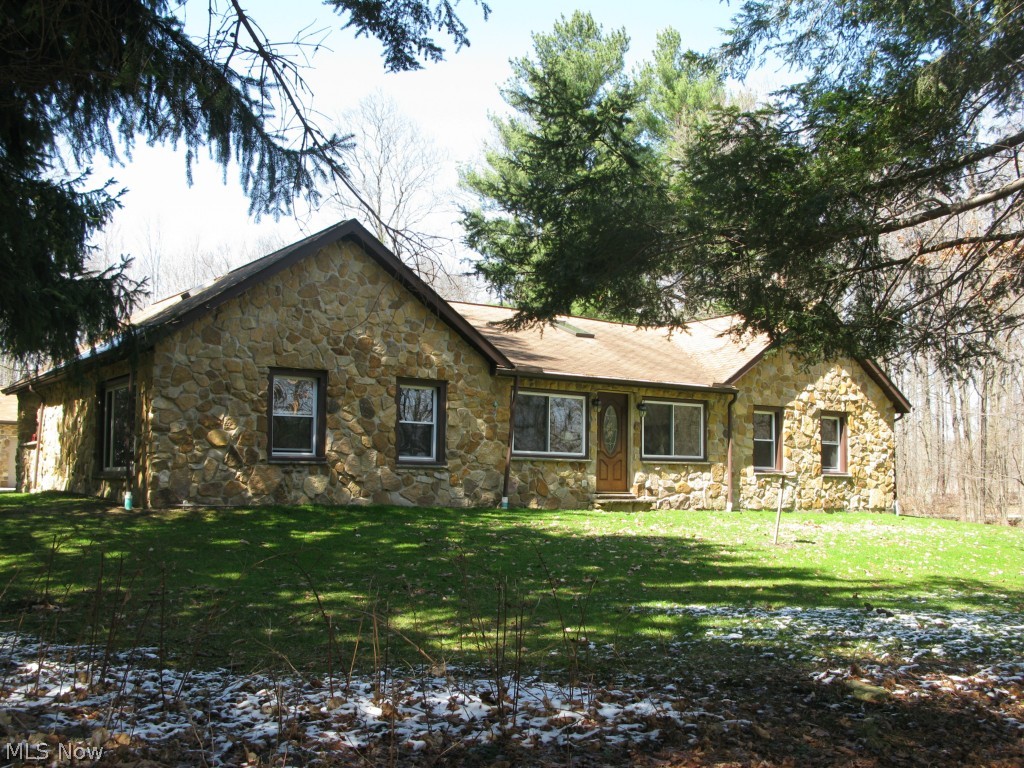 17400 Mayfield Road Windsor, OH 44099 - Photo 1 of 16 17400 Mayfield Rd front view
