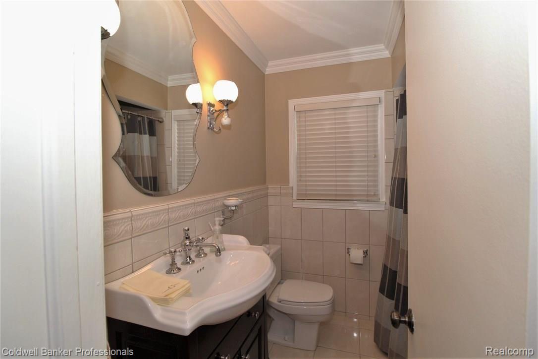 2793 Windemere Road Birmingham, MI 48009 - Photo 17 of 40 2793COLE (13).JPG