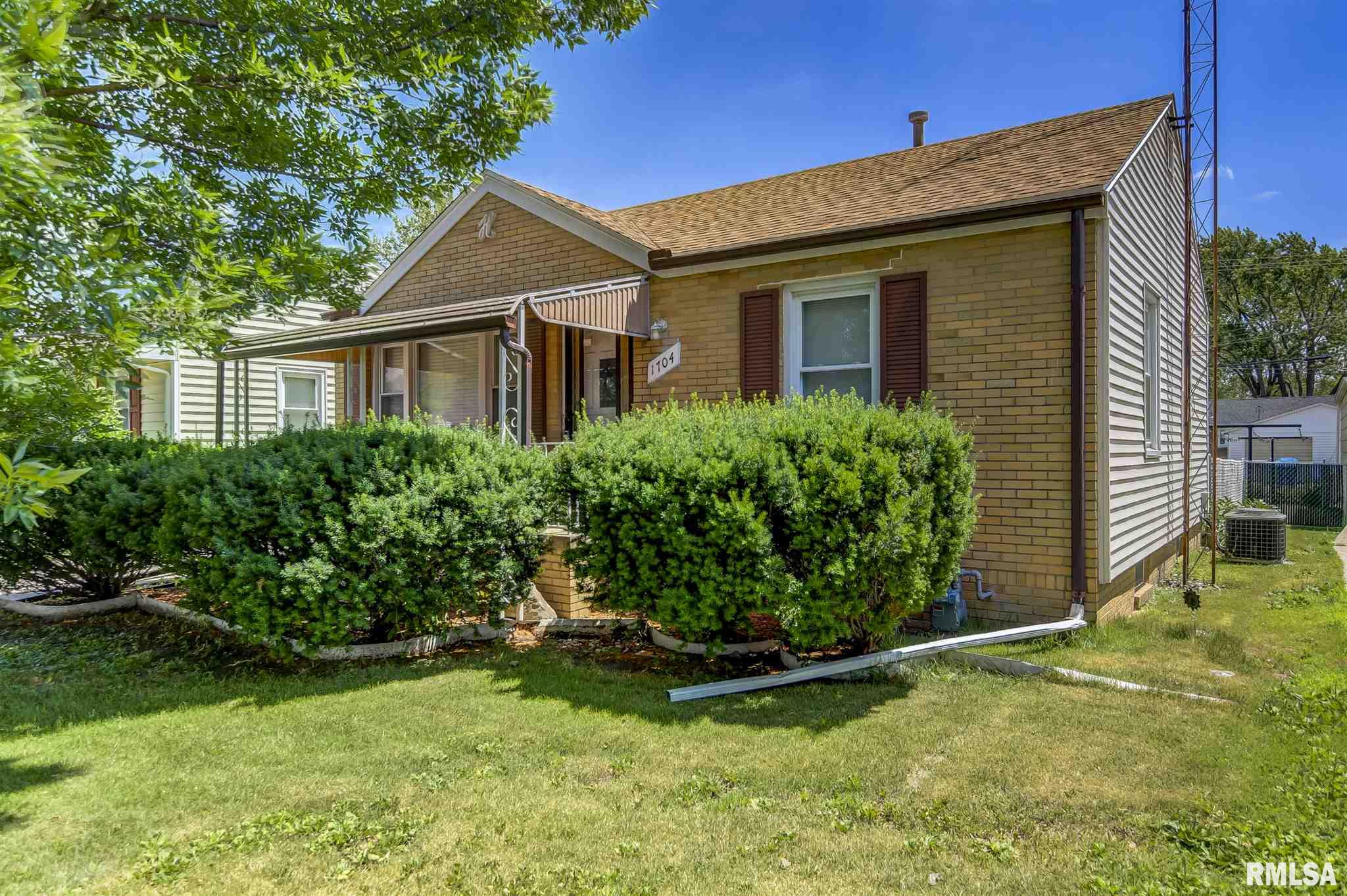 1704 North 22nd Street Springfield, IL 62702 - Photo 1 of 30