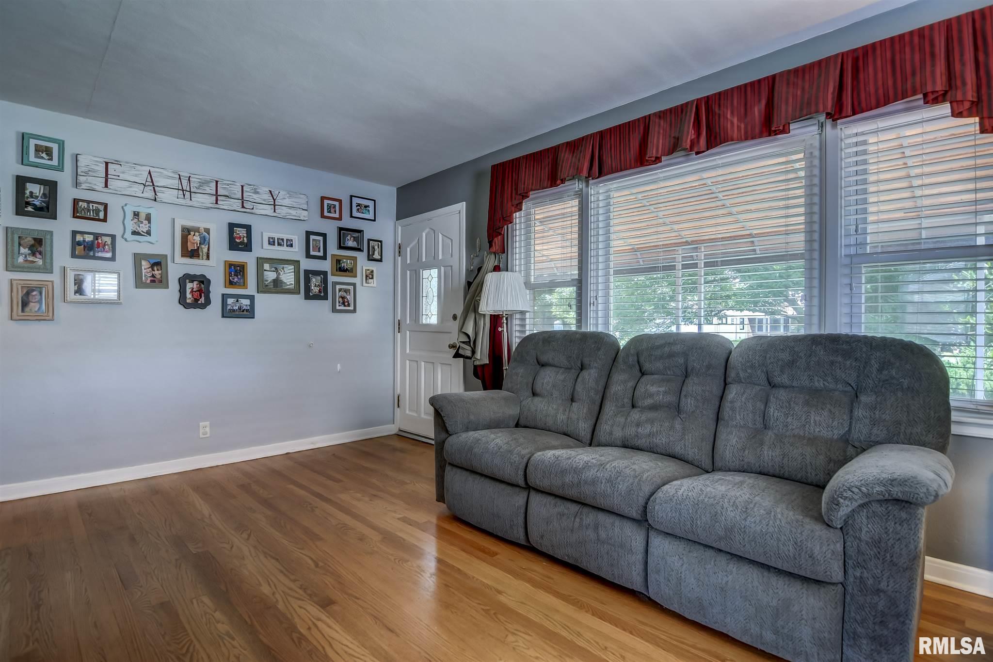 1704 North 22nd Street Springfield, IL 62702 - Photo 3 of 30
