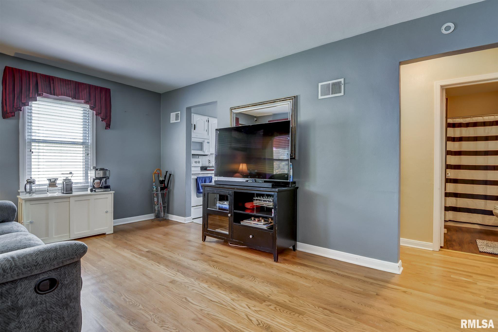 1704 North 22nd Street Springfield, IL 62702 - Photo 4 of 30