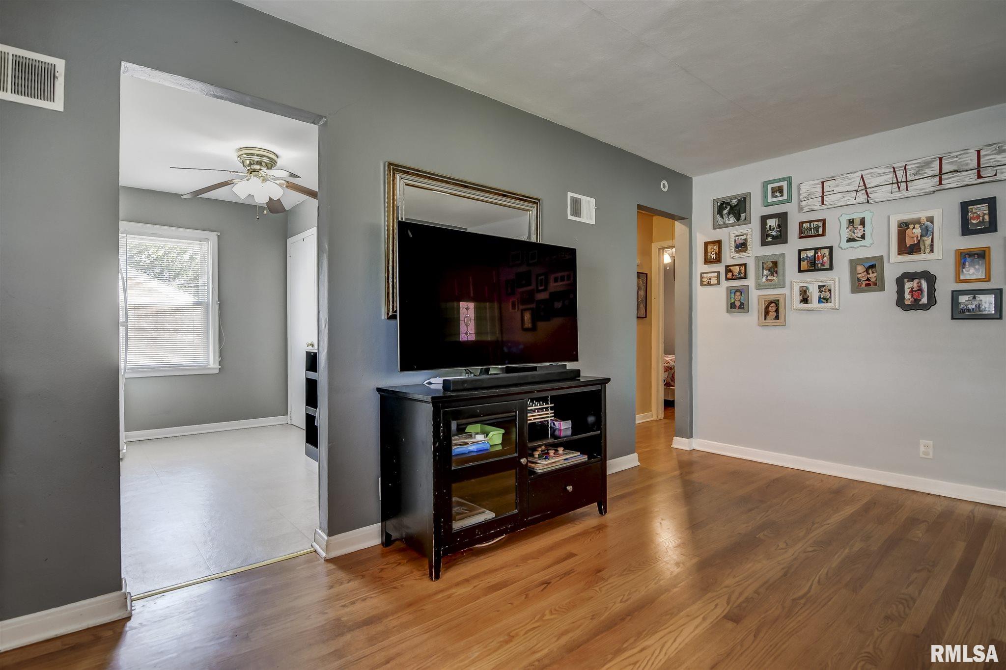 1704 North 22nd Street Springfield, IL 62702 - Photo 5 of 30