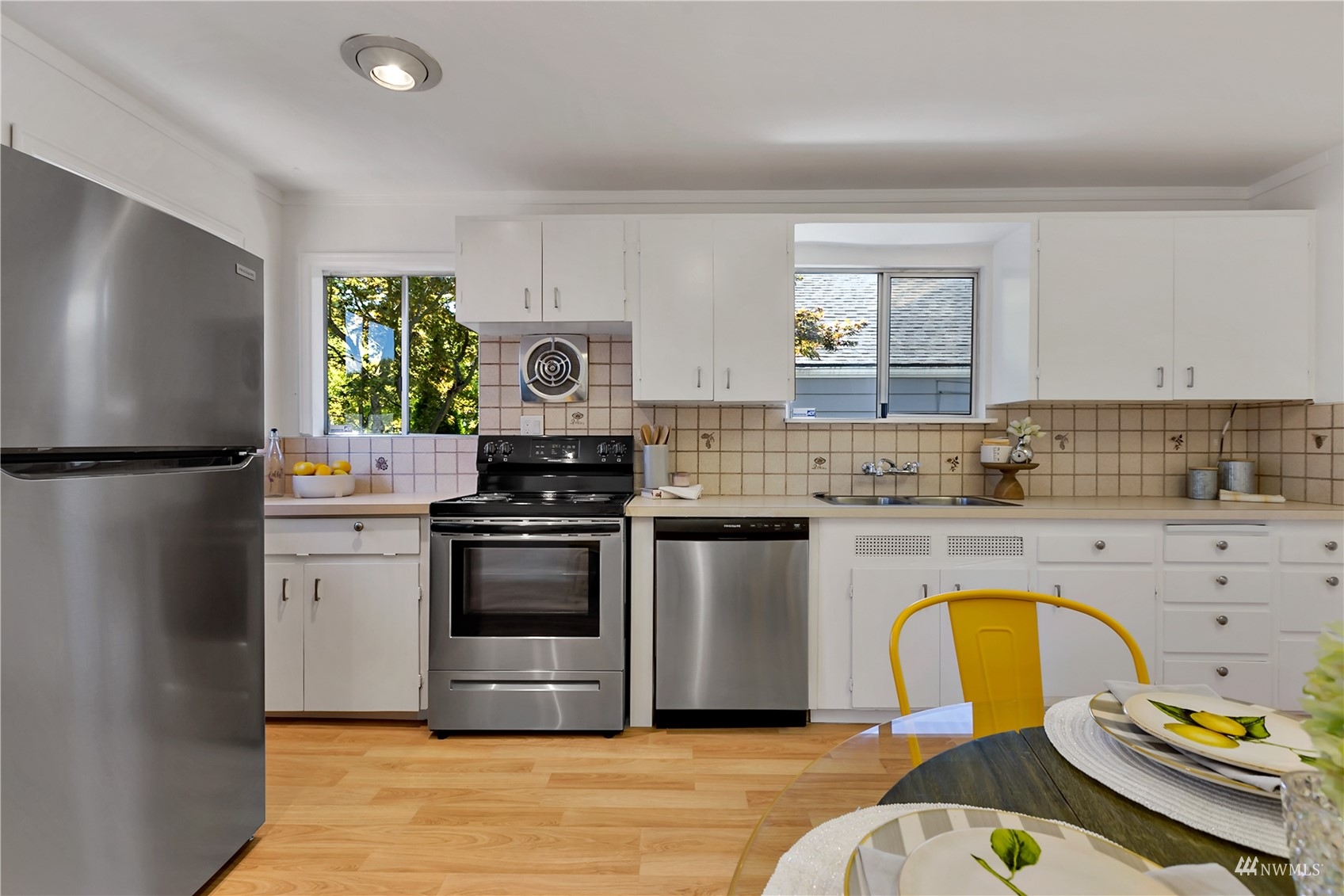 7724 Meridian Avenue North Seattle, WA 98103 - Photo 11 of 38 Gallery Image 11