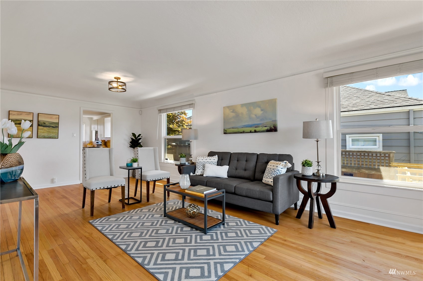 7724 Meridian Avenue North Seattle, WA 98103 - Photo 4 of 38 Gallery Image 4