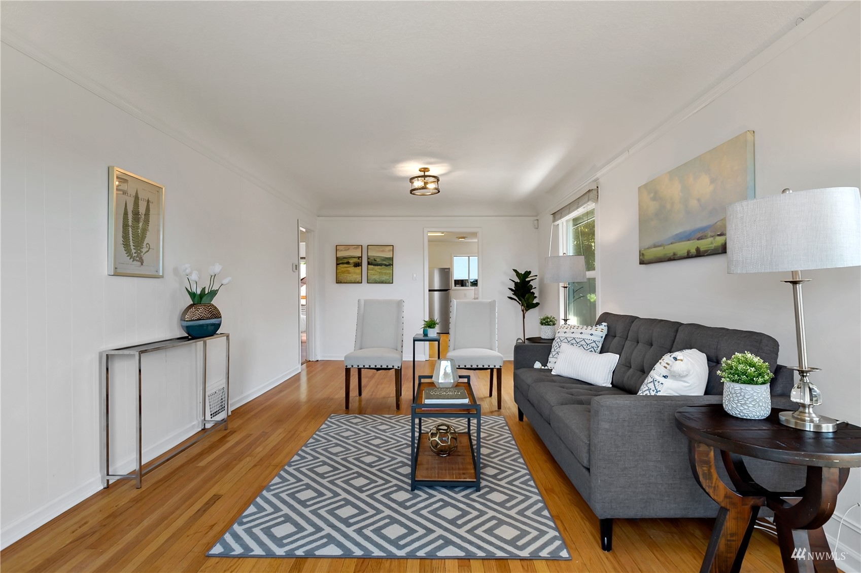 7724 Meridian Avenue North Seattle, WA 98103 - Photo 5 of 38 Gallery Image 5