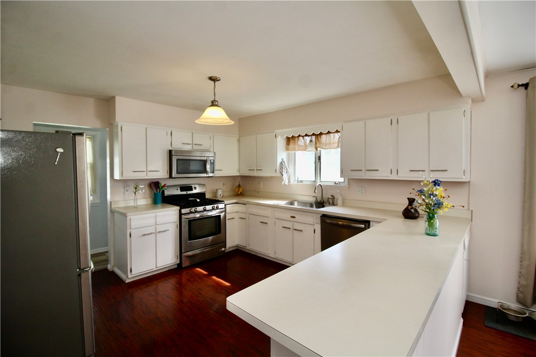 1445 Mertensia Road Farmington, NY 14425 - Photo 2 of 26