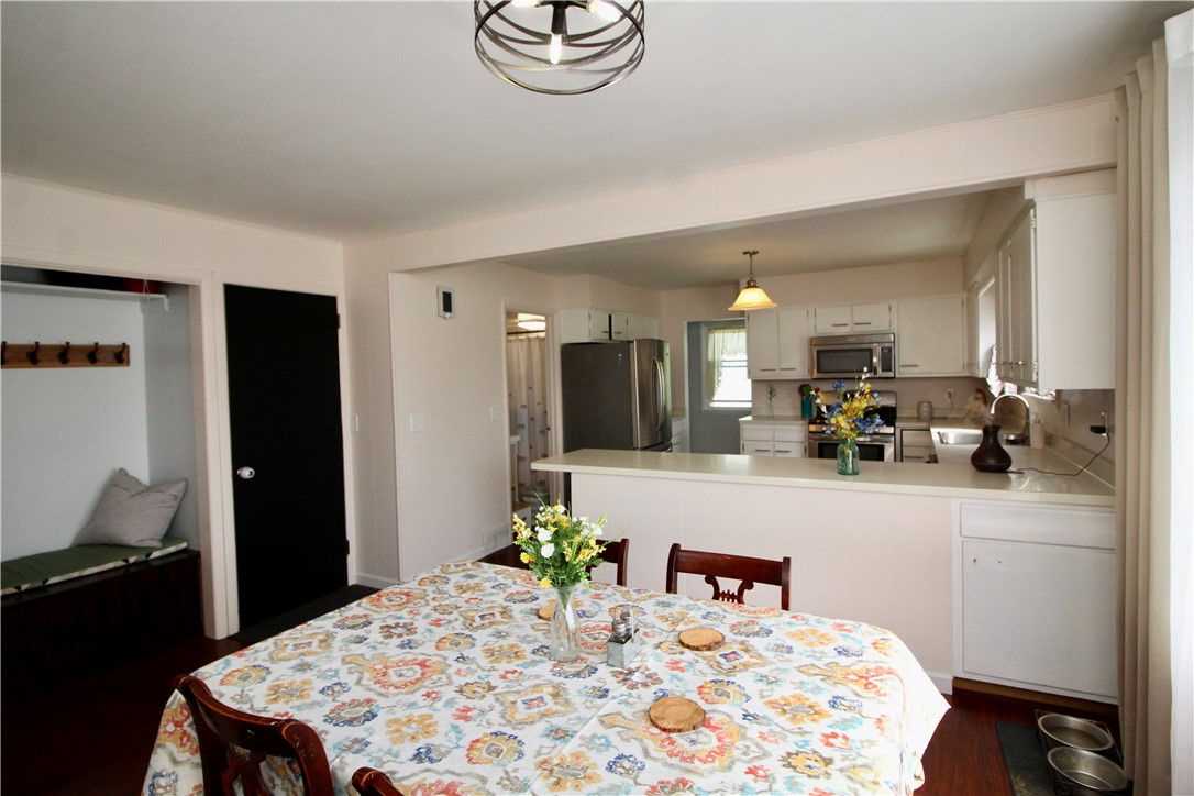 1445 Mertensia Road Farmington, NY 14425 - Photo 4 of 26