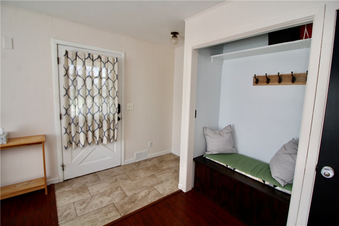 1445 Mertensia Road Farmington, NY 14425 - Photo 5 of 26