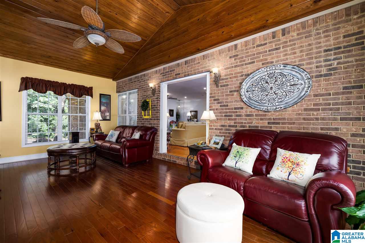 114 Azalea Trail Oneonta, AL 35121 - Photo 10 of 39