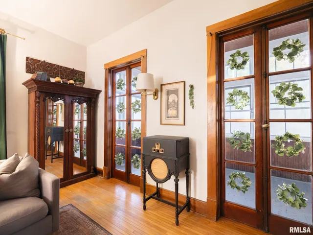 $114,900 | 335 Buena Vista Avenue, Pekin, IL 61554