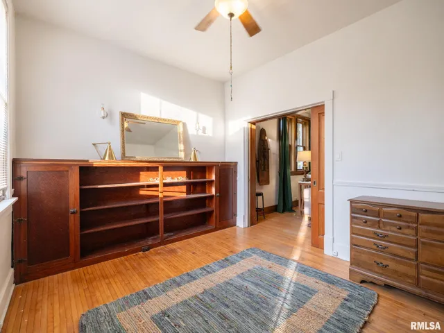 $114,900 | 335 Buena Vista Avenue, Pekin, IL 61554