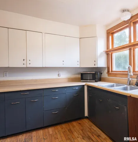 $114,900 | 335 Buena Vista Avenue, Pekin, IL 61554