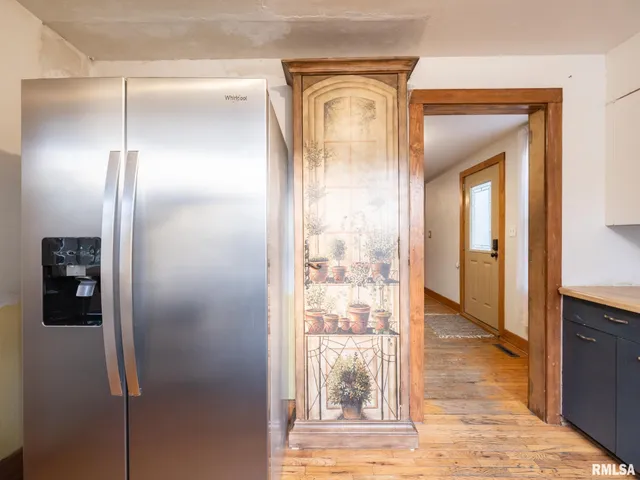 $114,900 | 335 Buena Vista Avenue, Pekin, IL 61554