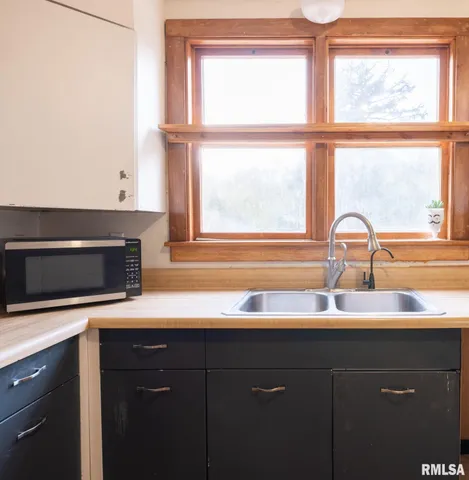 $114,900 | 335 Buena Vista Avenue, Pekin, IL 61554