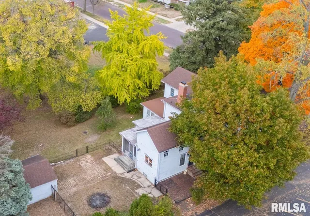 $114,900 | 335 Buena Vista Avenue, Pekin, IL 61554