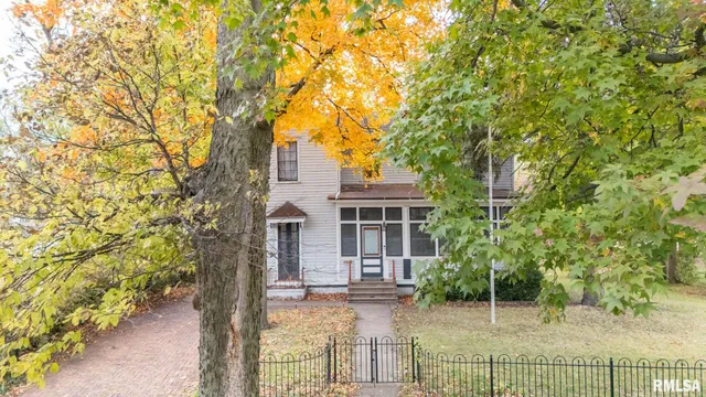 $109,500 | 335 Buena Vista Avenue, Pekin, IL 61554