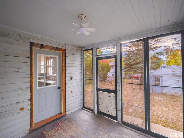 $114,900 | 335 Buena Vista Avenue, Pekin, IL 61554