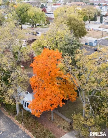 $114,900 | 335 Buena Vista Avenue, Pekin, IL 61554