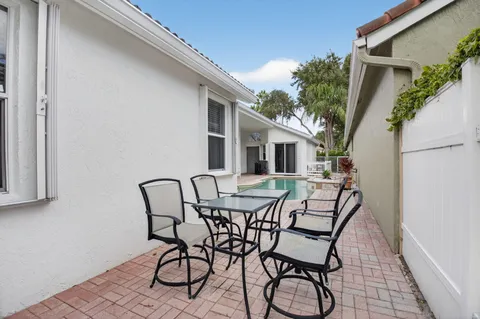 $599,000 | 6032 Rossmoor Lakes Court, Boynton Beach, FL 33437